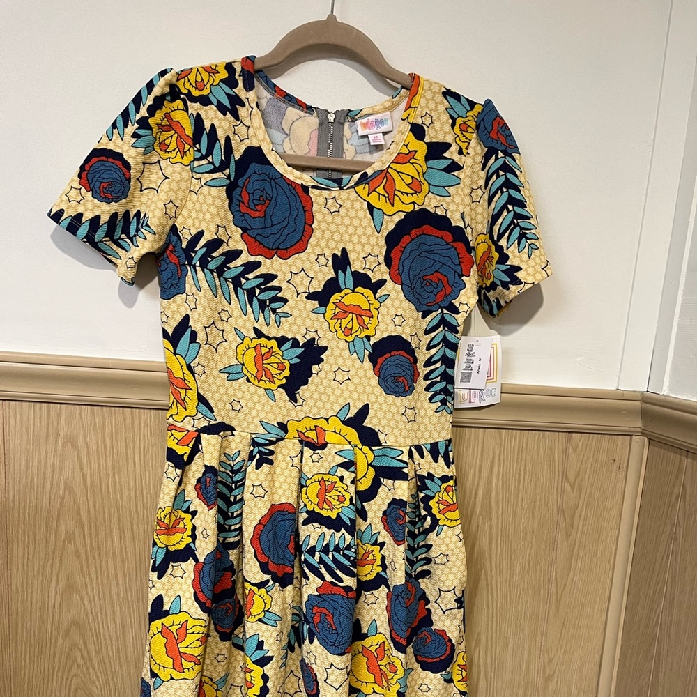 LuLaroe Amelia medium net